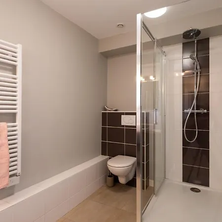 Ferienwohnung Les Orchidees Cluny Exterior foto