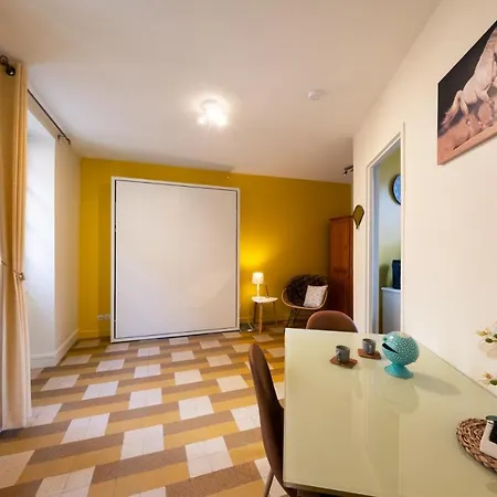 Ferienwohnung Les Orchidees Cluny Exterior foto