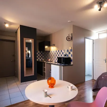 Ferienwohnung Les Orchidees Cluny Exterior foto