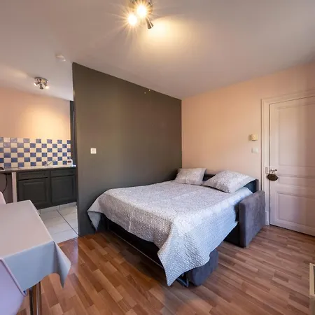 Ferienwohnung Les Orchidees Cluny Exterior foto