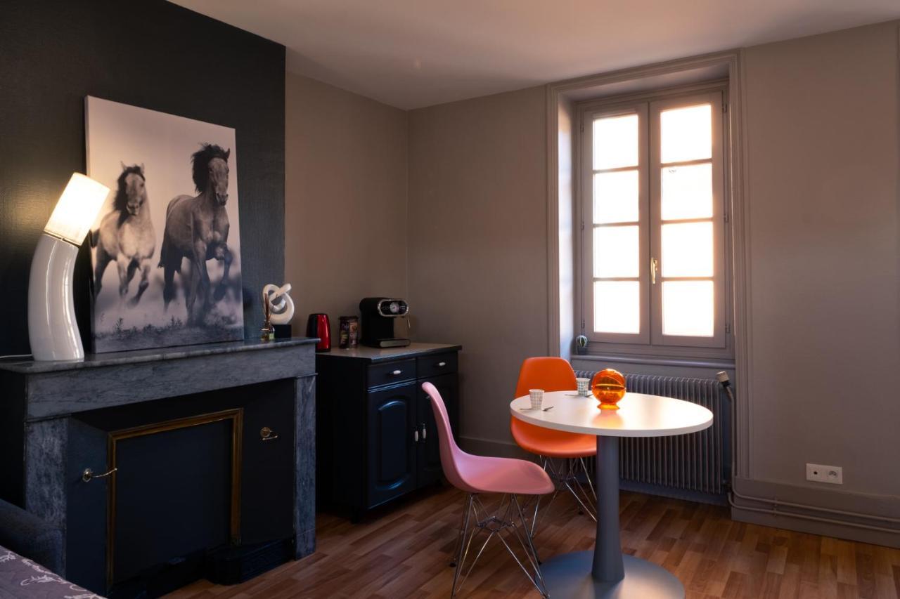 Les Orchidees Apartment